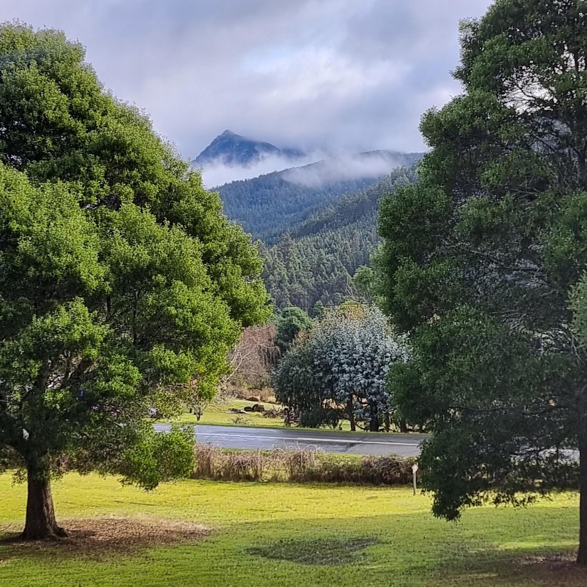 Russell Falls Holiday Cottages National Park Exteriör bild