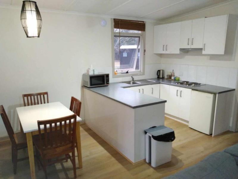 Russell Falls Holiday Cottages National Park Exteriör bild